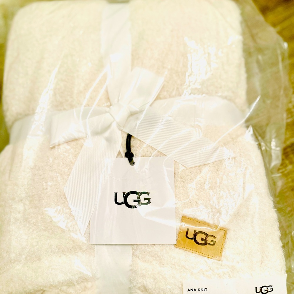 UGG Ana Knit Throw Plush Blanket - BRAND NEW WITH TAGS - 50” x 70” - SNOW